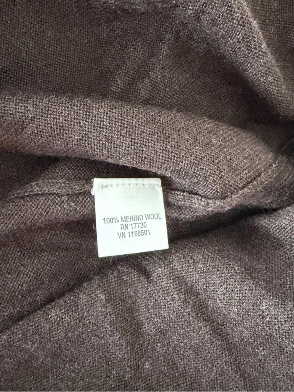 Merona 100% Merino Wool Argyle V-Neck Sweater Large.
